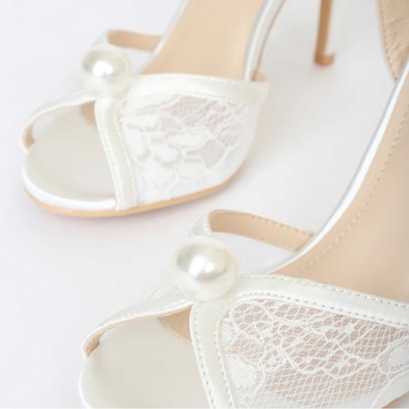 Lulu's Heels Luelue White Lace Pearl Ankle
Strap High Heel Sandals - Picture 3 of 4